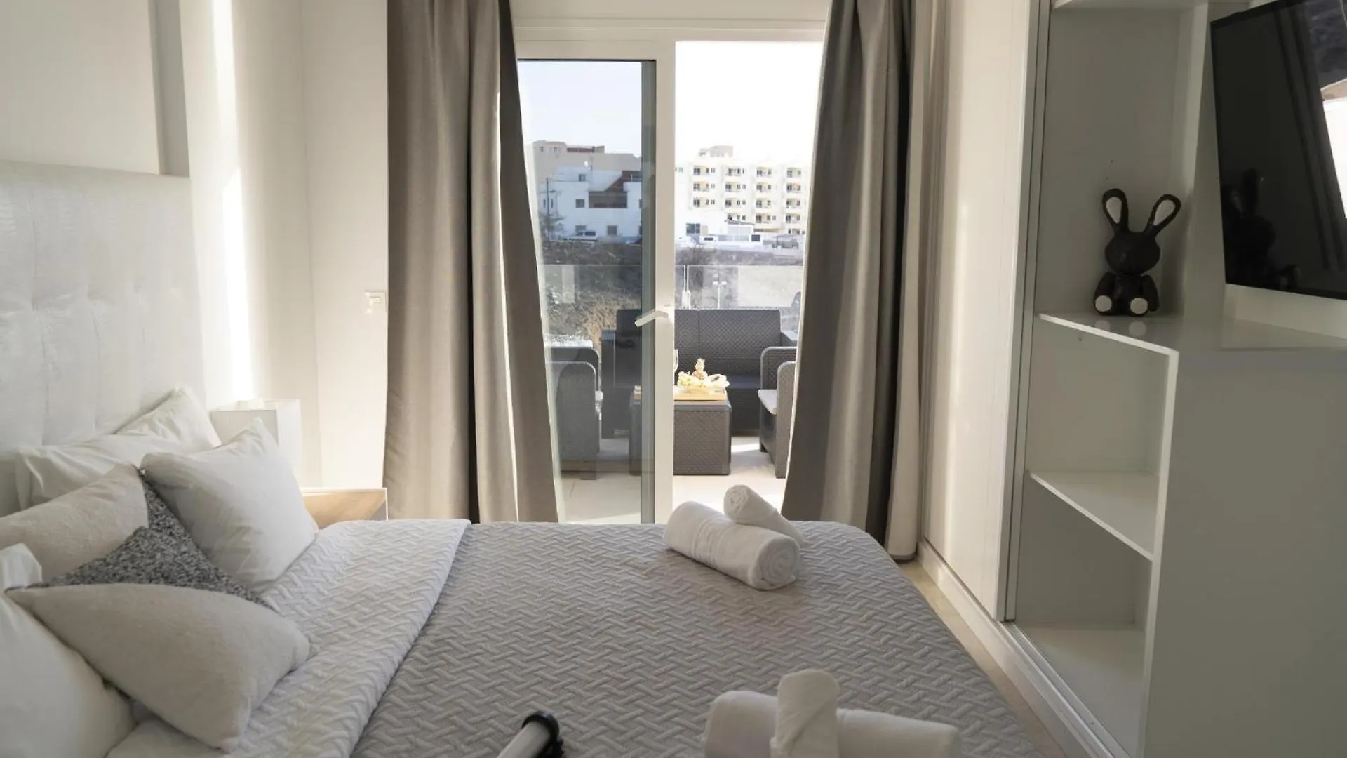 Nirvana - Luxury Villa With Heated Pool Playa Paraiso